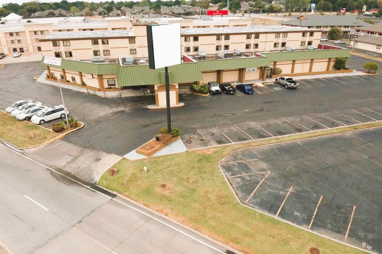 Oyo Hotel Tulsa Ok, I-44 Екстер'єр фото