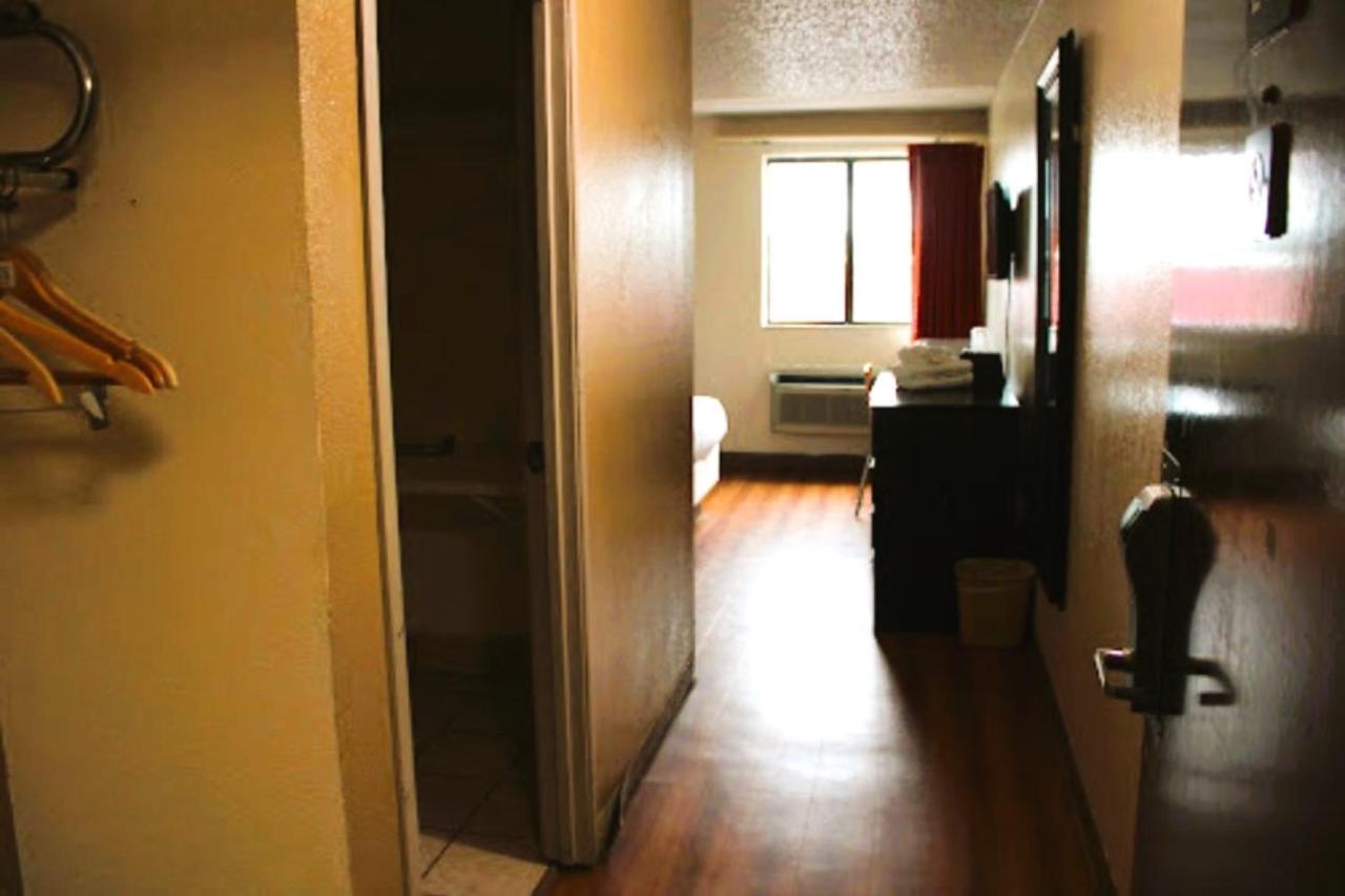 Oyo Hotel Tulsa Ok, I-44 Екстер'єр фото