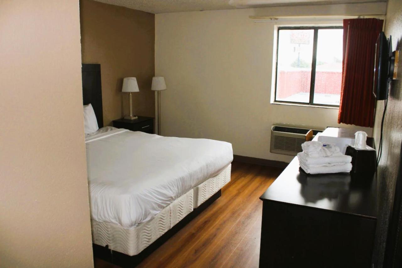 Oyo Hotel Tulsa Ok, I-44 Екстер'єр фото