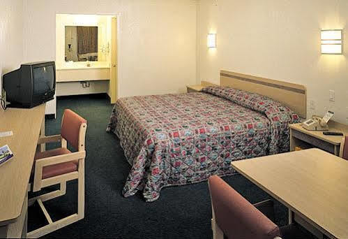 Oyo Hotel Tulsa Ok, I-44 Екстер'єр фото