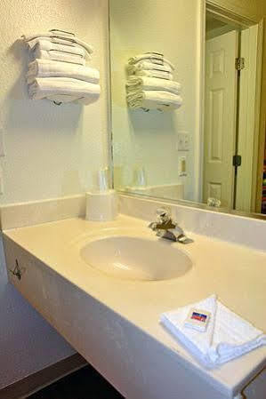Oyo Hotel Tulsa Ok, I-44 Екстер'єр фото